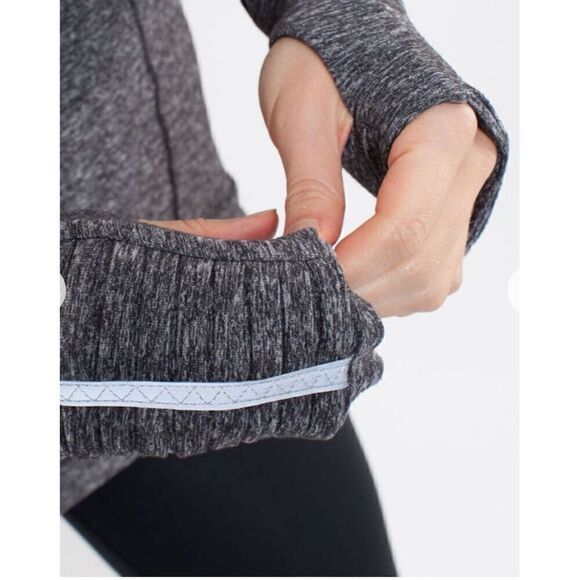 Lululemon Run Back On Track Pullover Heathered Black Hoodie Size 8 - Picture 6 of 7